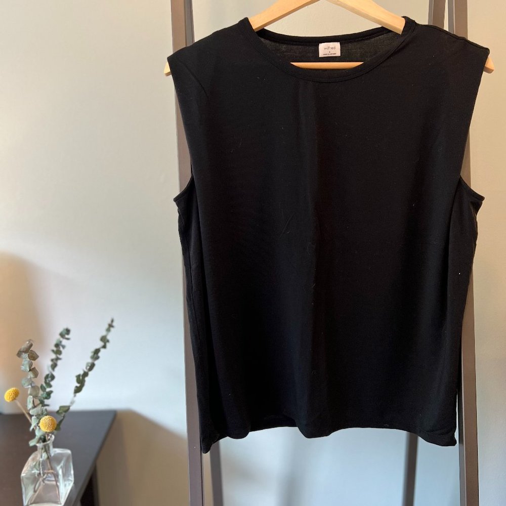 Aritzia Wilfred Muscle Tank w/Shoulder detail - Black